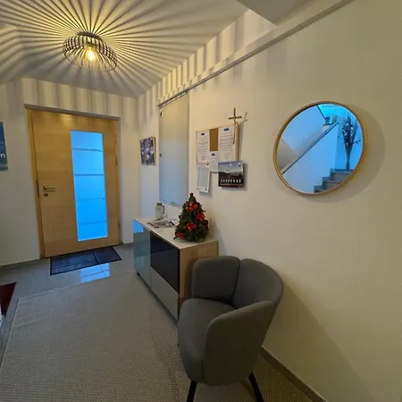 费瑞恩沃宁沃尔德公寓 * 迈尔霍芬