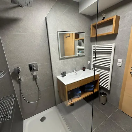 费瑞恩沃宁沃尔德公寓 * 迈尔霍芬